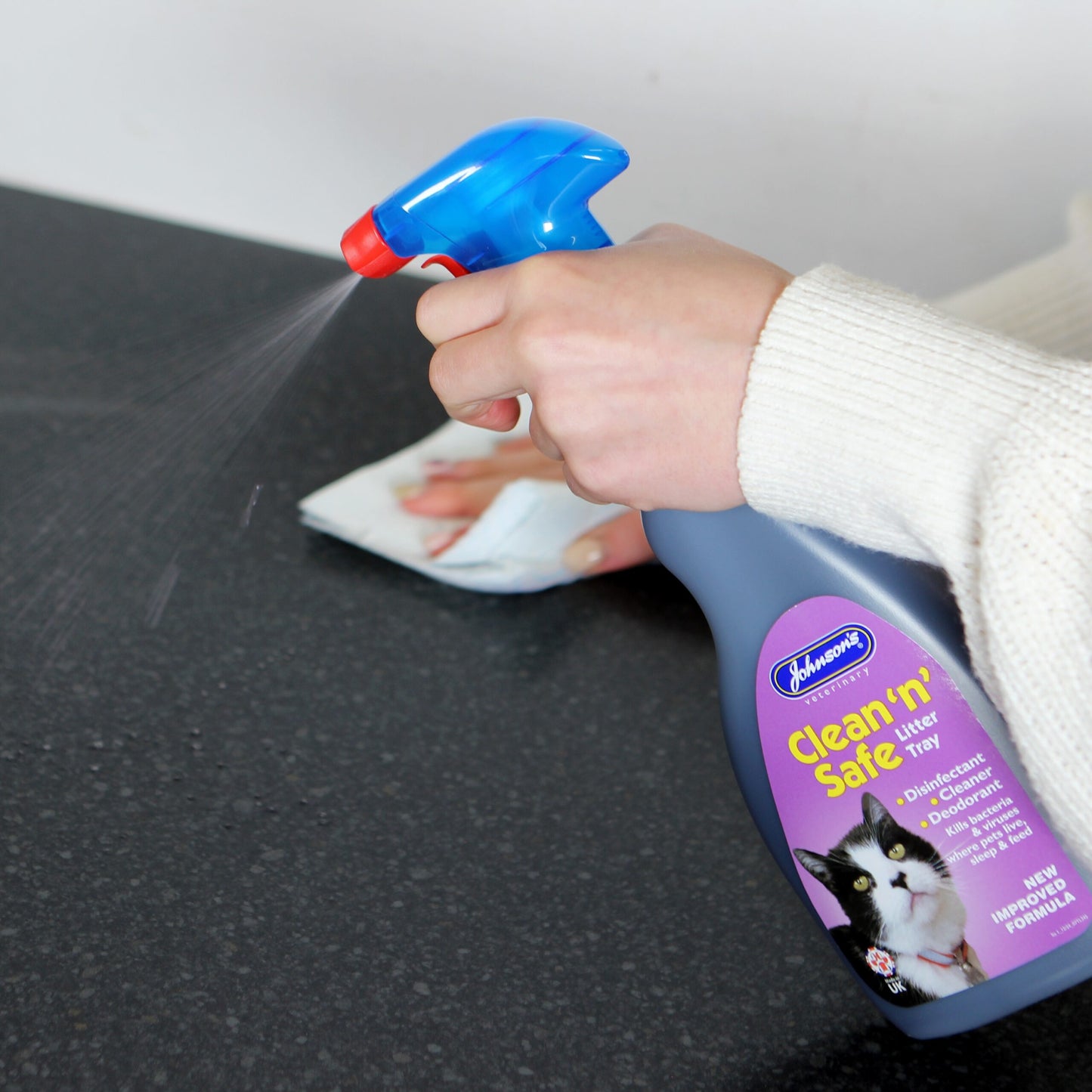 Johnson's Veterinary Clean & Safe Litter Tray 500ml