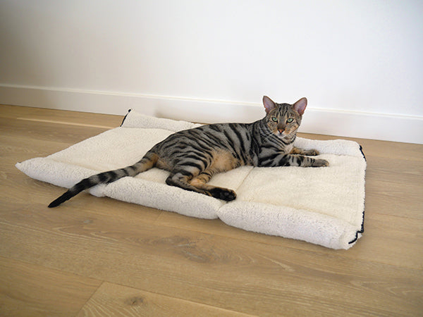 Rosewood Snuggle Plush 2 In 1 Cat Cave Bed