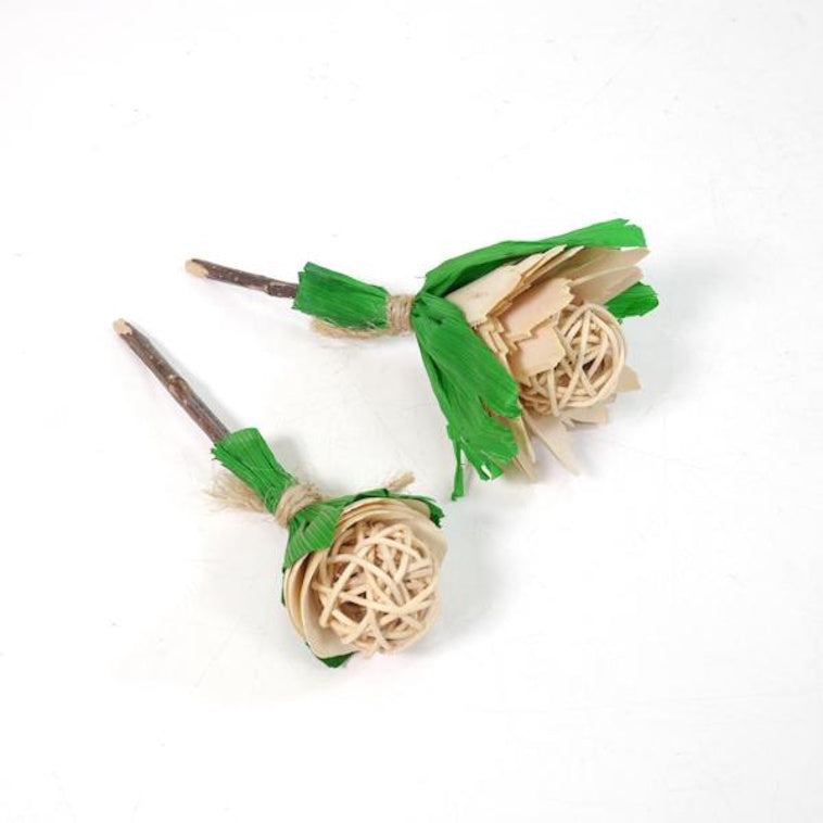 Rosewood Boredom Breaker Apple Stick Roses